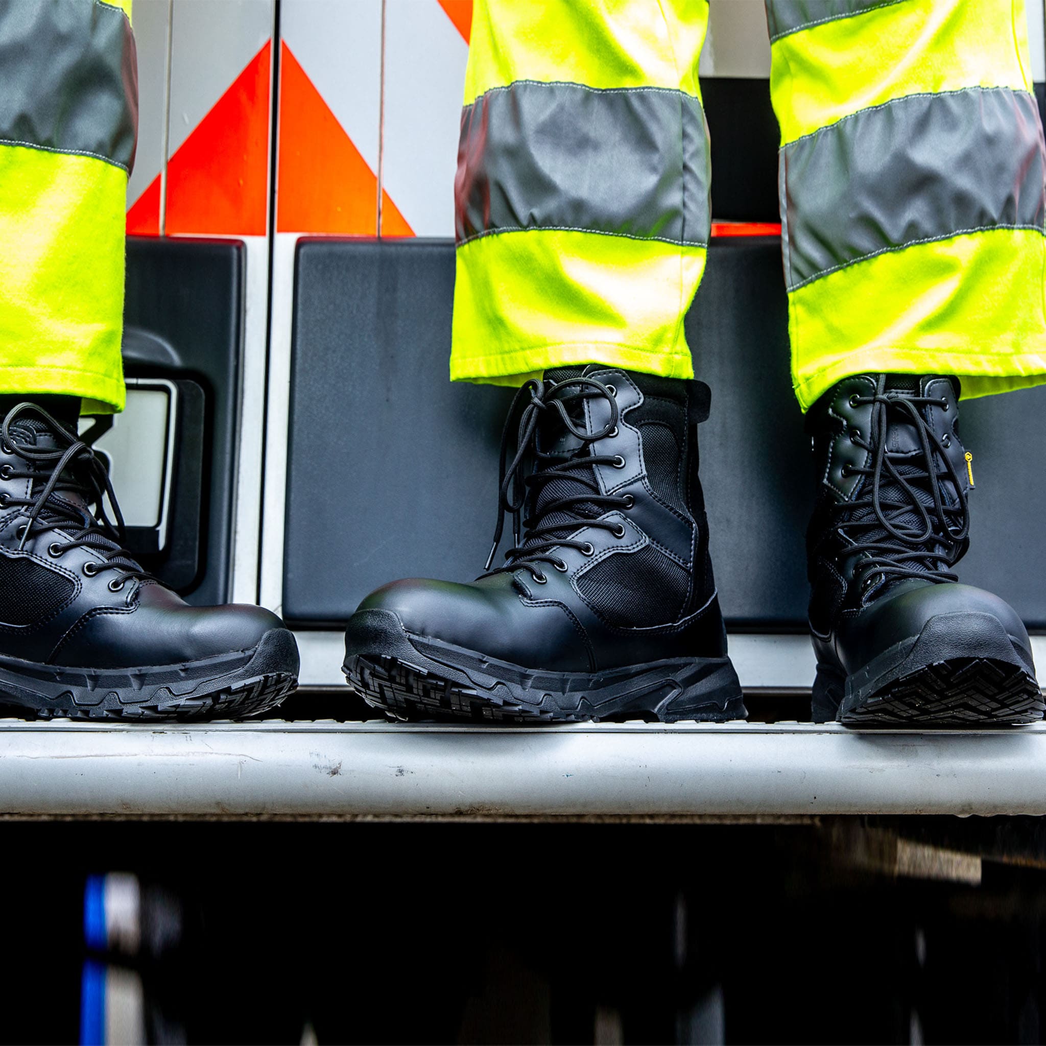 Slip Resistant Men's Paramedic & Ambulance Boots and Shoes